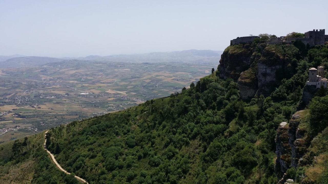 Sole E Fiori Di Sicilia Lejlighed Valderice Eksteriør billede